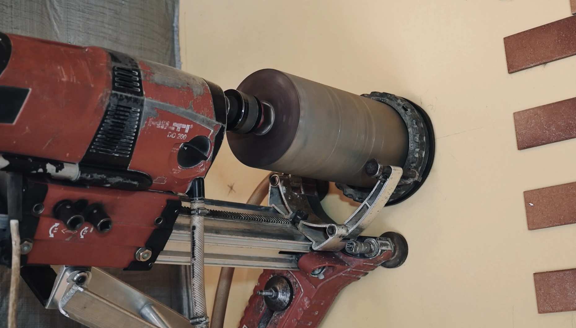 Алмазне буріння бетону